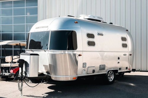 Carousel post from Western RV Country.