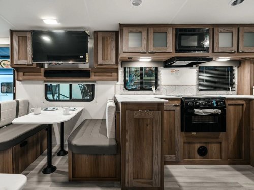 Carousel post from Western RV Country.