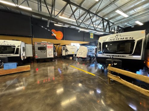 Carousel post from Western RV Country.