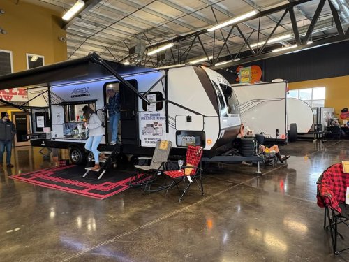 Carousel post from Western RV Country.