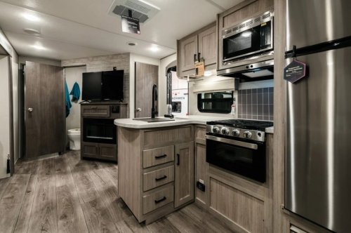 Carousel post from Western RV Country.