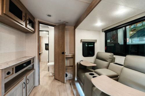 Carousel post from Western RV Country.