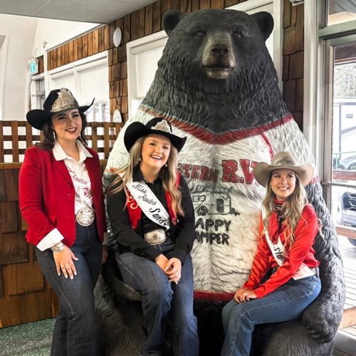 Carousel post from Western RV Country.