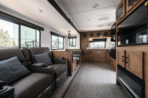 Carousel post from Western RV Country.