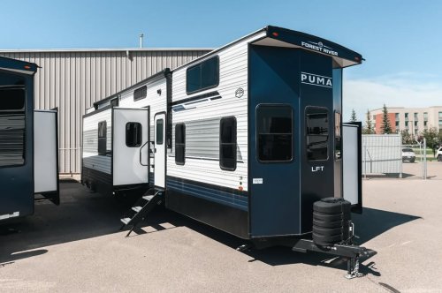 Carousel post from Western RV Country.