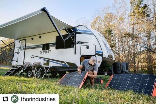 Carousel post from Western RV Country.