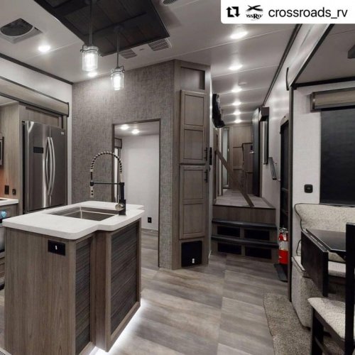 Carousel post from Western RV Country.