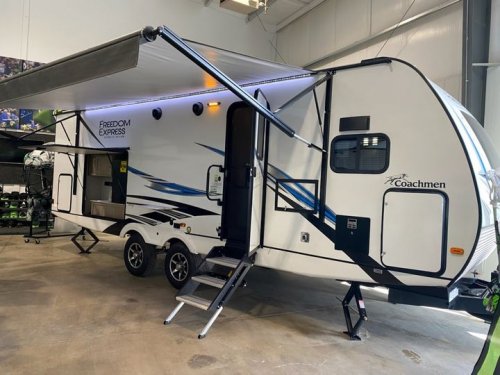 Carousel post from Western RV Country.