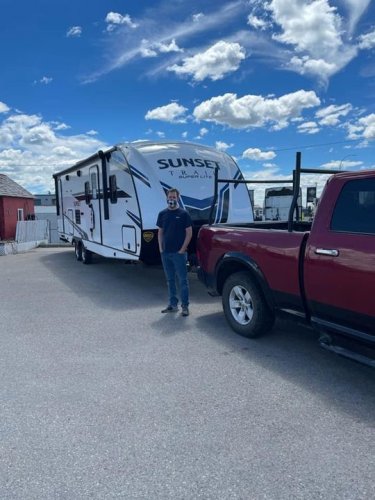 Carousel post from Western RV Country.