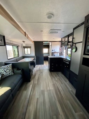 Carousel post from Western RV Country.