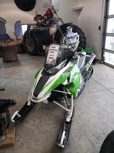 Carousel post from Western RV Country.