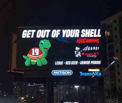 Carousel post from Western RV Country.