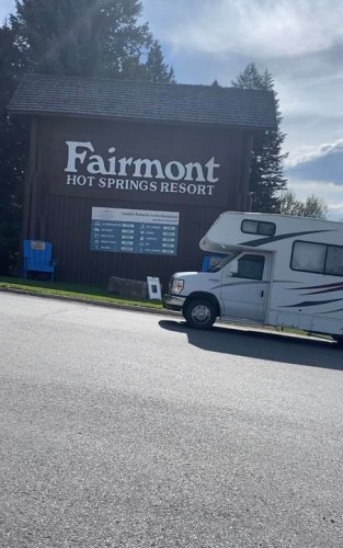 Carousel post from Western RV Country.