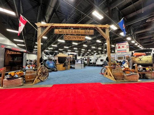 Carousel post from Western RV Country.