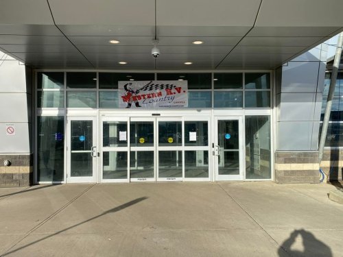 Carousel post from Western RV Country.