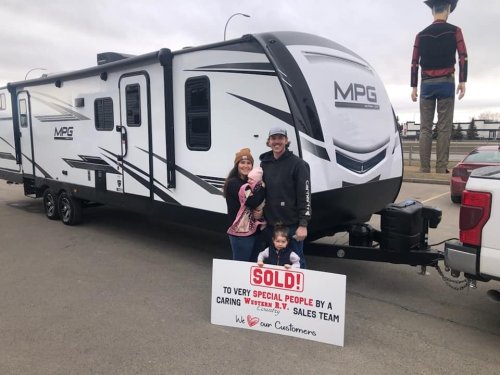 Carousel post from Western RV Country.