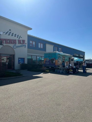 Carousel post from Western RV Country.