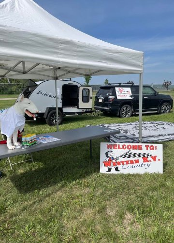 Carousel post from Western RV Country.