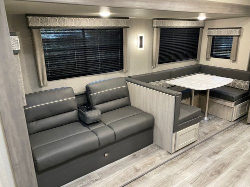 Carousel post from Western RV Country.