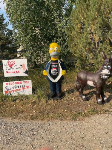 Carousel post from Western RV Country.