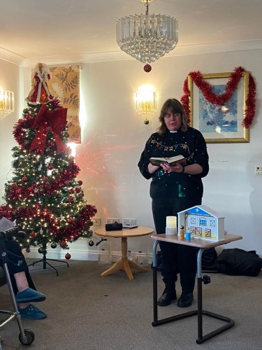 Carousel post from Collingwood Court care home.