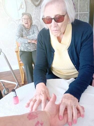 Carousel post from Collingwood Court care home.