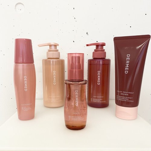 Carousel post from @dermed_jp.