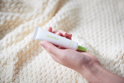 Photo post from @dermed_jp.