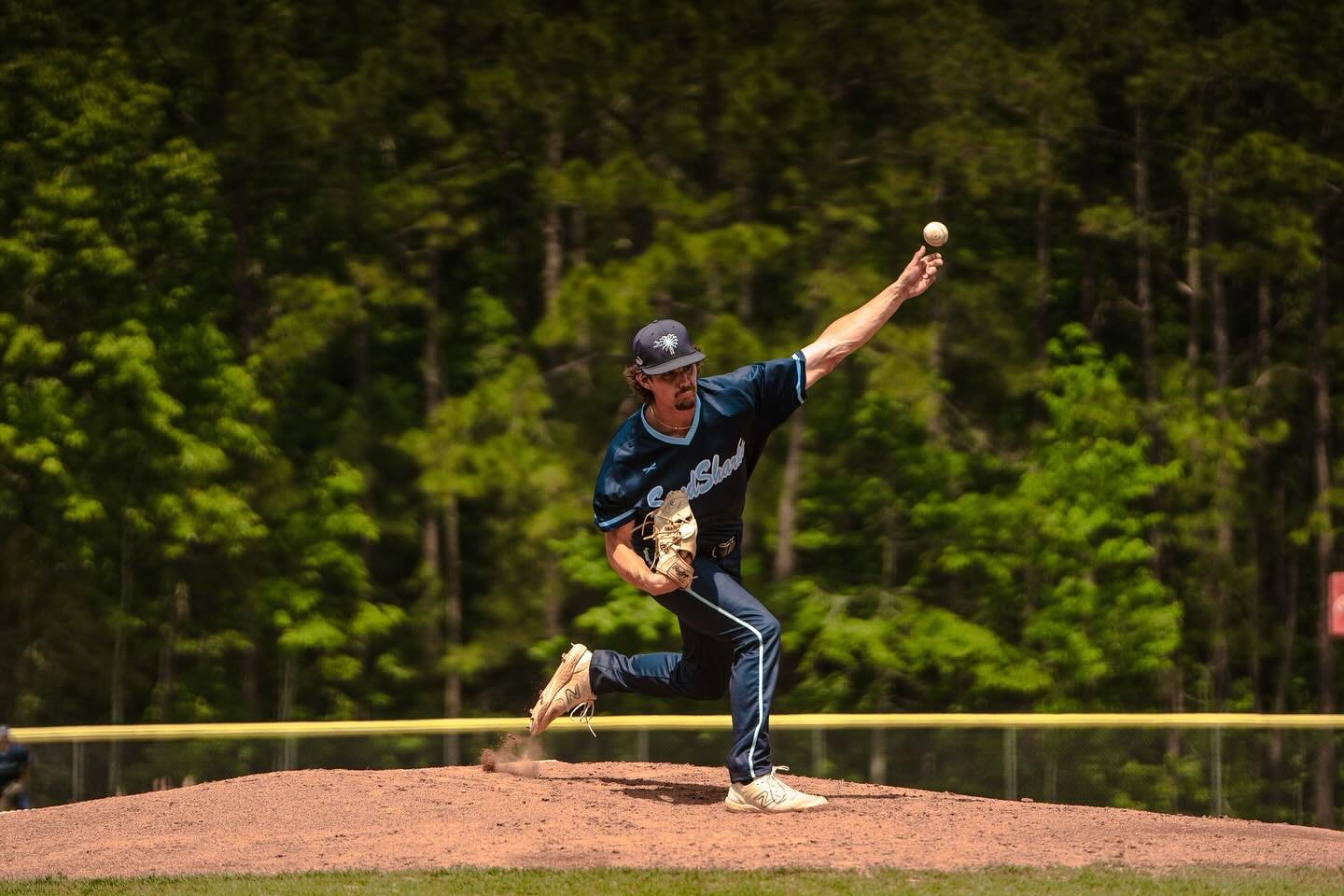 Carousel post from uscbsandsharks.