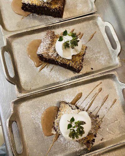 Carousel post from miditreizepontarlier.