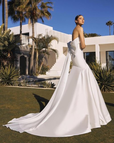 Carousel post from jolibride.