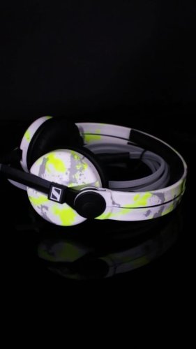 Video post from customcans_headphones.