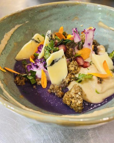 Carousel post from miditreizepontarlier.