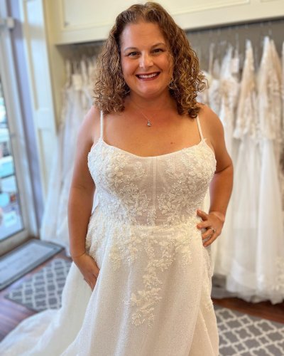 Carousel post from thecurvybridenj.