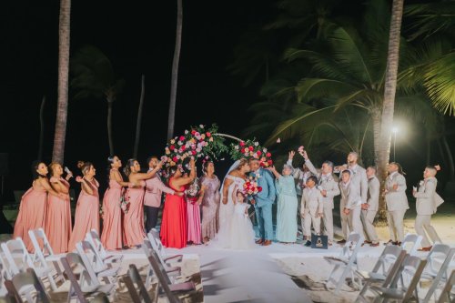 Carousel post from thecurvybridenj.