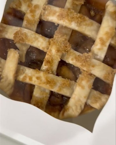 Video post from marquettescakestudio.