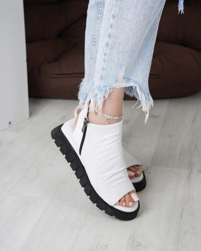 Carousel post from ossoshoes.