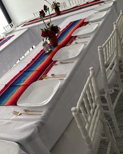 Carousel post from la_gifteria.