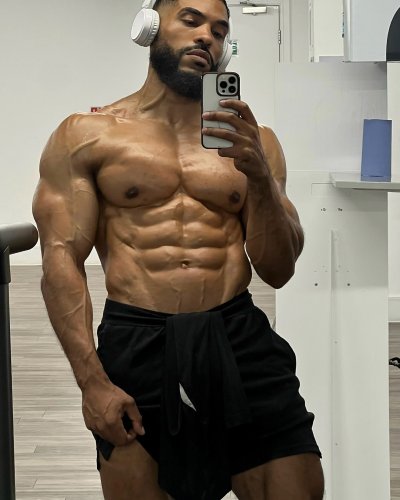 Carousel post from ph_gains.