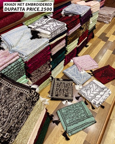 Carousel post from akbar_fabrics_.