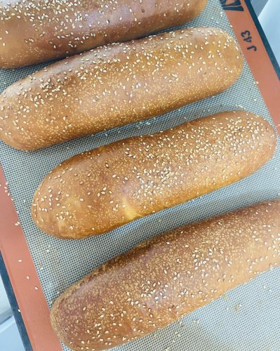 Carousel post from miditreizepontarlier.