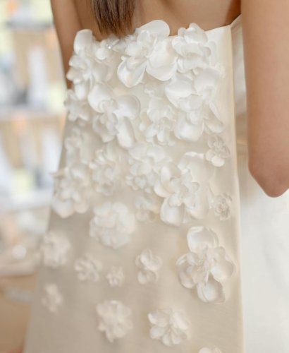 Carousel post from jolibride.