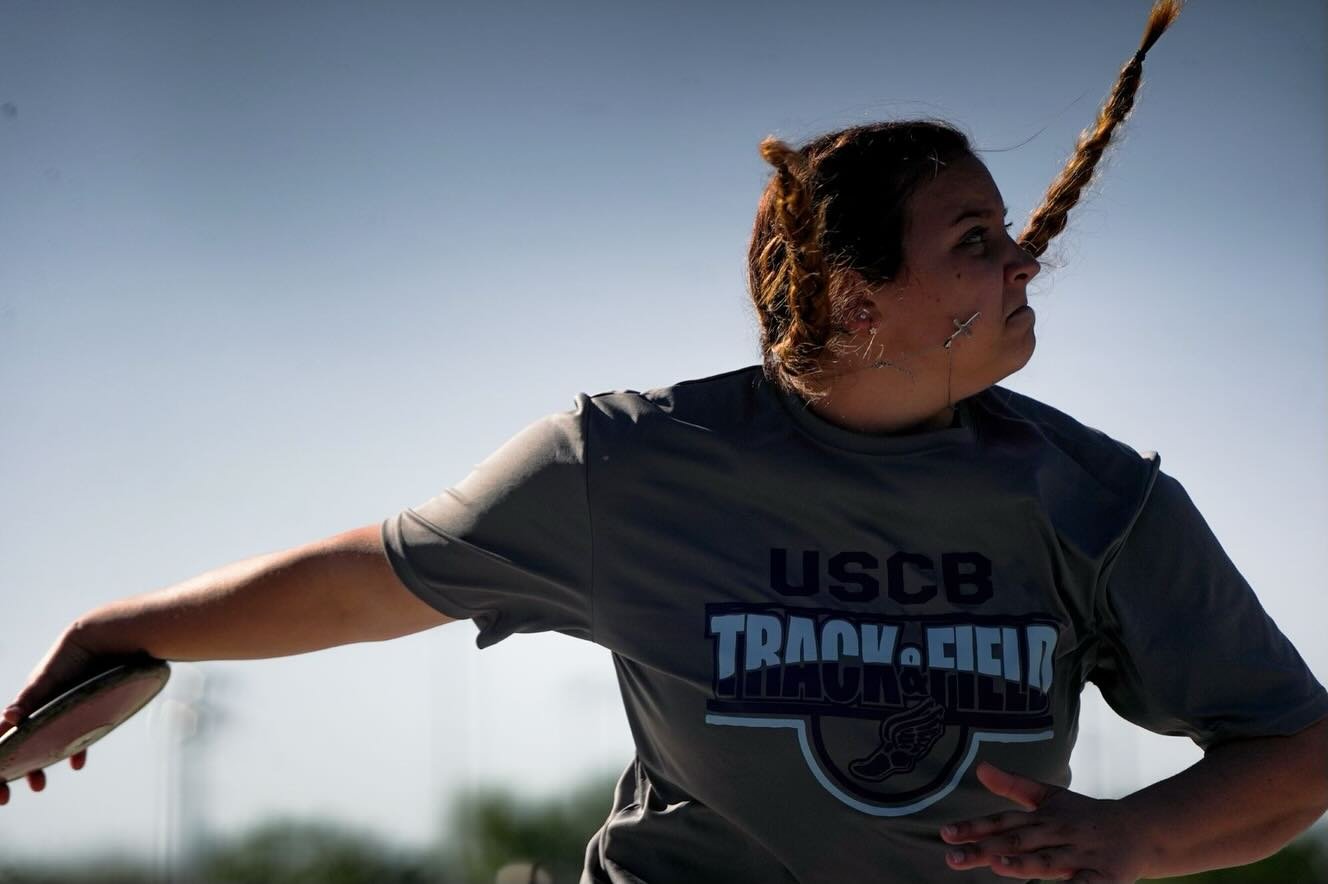 Carousel post from uscbsandsharks.