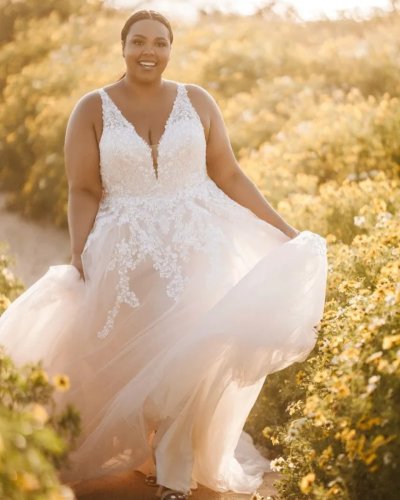 Photo post from thecurvybridenj.