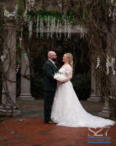 Carousel post from thecurvybridenj.