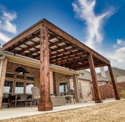 Carousel post from loosianafenceandpatios.