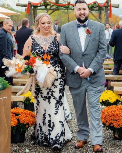 Carousel post from thecurvybridenj.