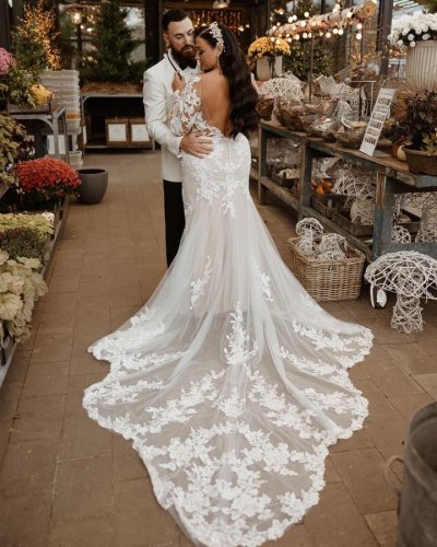 Carousel post from thecurvybridenj.