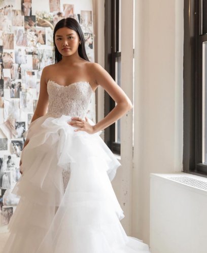 Carousel post from jolibride.