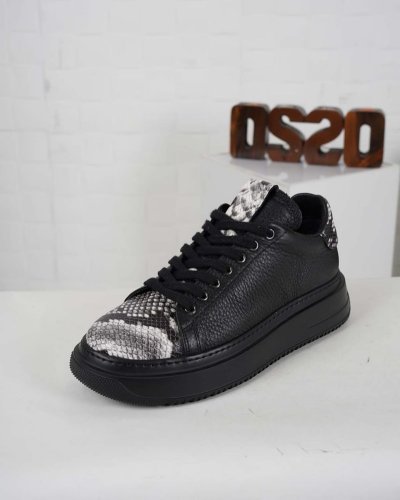 Carousel post from ossoshoes.